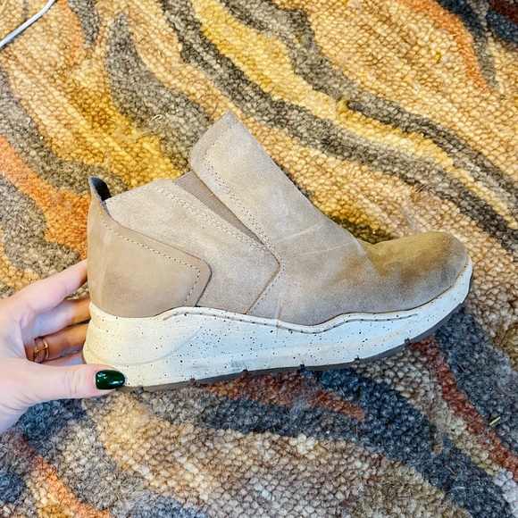 Bionica Shoes - Bionica Orlinda Boots in Taupe/Gray
